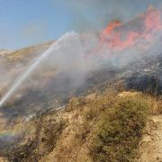حريق اعشاب واشجار في ميس الجبل