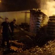 حريق داخل معمل للمنتجات الغذائية في شتورا