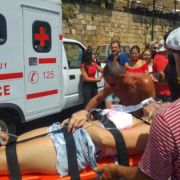 اصابة إمرأة بوعكة صحية على متن يخت مقابل عمشيت