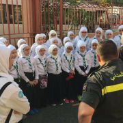 اطلاع فتيات كشافة عباد الرحمن للبنات على مهام الدفاع المدني