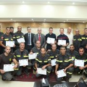 تسليم إفادات لعناصر في الدفاع المدني تابعوا تدريبات حول حرائق الأحراج