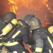 تدريبات مشتركة لعناصر الدفاع المدني مع قوات اليونيفيل حول اطفاء حرائق المباني في ديركيفا