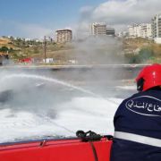 حريق داخل زورق سياحي مقابل شاطئ طبرجا
