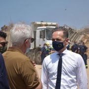 وزير خارجية ألمانيا و العميد خطار في موقع الانفجار داخل حرم مرفأ بيروت