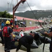 قارب إنقاذ مطاطي هبة من جمعية أندية الليونز الدولية إلى وحدة الإنقاذ البحري في الدفاع المدني