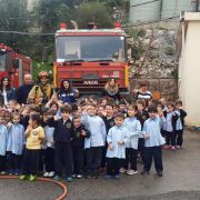 تلامذة مدرسة بيروت الإنجيلية يتعرفون على مهمات فرق الإطفاء 