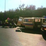 دراجة الإسعاف Moto Ambulance في الكولا لإسعاف جريح جراء حادث صدم