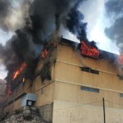 انتهاء عمليات الاطفاء في معمل قبلان للسجاد في زفتا