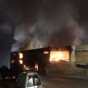 انتهاء عمليات الاطفاء في معمل قبلان للسجاد في زفتا