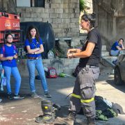 تدريب أعضاء كشافة لبنان فوج مدرسة العائلة المقدسة الفرنسية في جونية على إخماد الحرائق والاسعاف