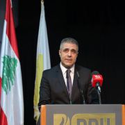 العميد نبيل فرح مدير عام الدفاع المدني بالتكليف.. مكرماً في جامعة سيدة اللويزة NDU