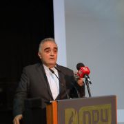 العميد نبيل فرح مدير عام الدفاع المدني بالتكليف.. مكرماً في جامعة سيدة اللويزة NDU