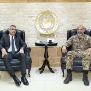 العميد فرح تباحث مع وفد إيطالي في تطوير برامج الدعم التقني واللوجستي وتلقى شهادة تقدير على عمل بطولي
