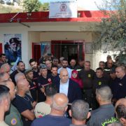 العميد الركن عماد خريش جال على مراكز الدفاع المدني في الجنوب