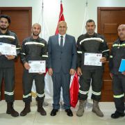 تسليم إفادات لخريجي دورة البحث والإنقاذ بحضور وفد فرنسي