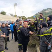 إزالة أعشاب للحد من الحرائق على طريق نهر إبراهيم